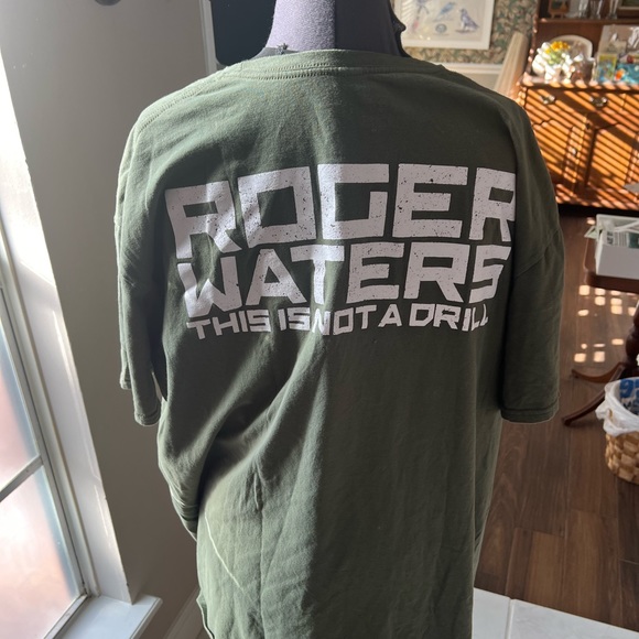 2022 Roger waters concert T-shirt size 2XL - Picture 2 of 3